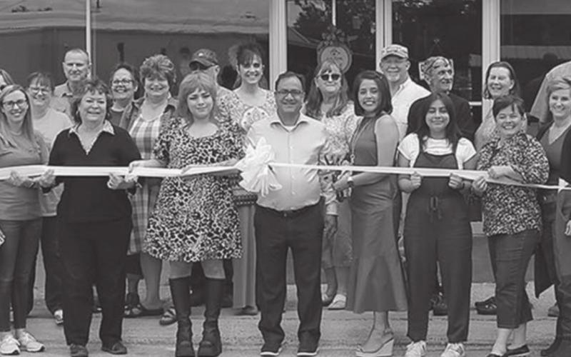 HUNDREDFOLD COFFEE CELEBRATES GRAND OPENING WITH RIBBON CUTTING