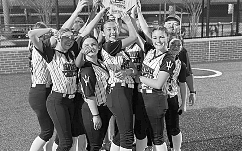 Team members are Callie Byrd, Brylee Fontenot, Aniyah George, Madison Messer, Madison Soileau, Finley Doucet, Adalynn Dutton, Adalynn Fontenot, Emily Fontenot, Mike Fontenot, Macy Hebert, Callie Johnson, Avery Kraemer, Blaiklee Mire, Emma Ardoin, Layken Fontenot, Nadia Fontenot, Melia George, Vada Maricle, Kallie Guidry, Preslie Harrington, Halle Johnson, and Reece Zanca. (Photo courtesy of Chuncy Fontenot)