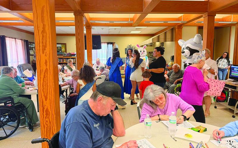Boggy Bayou queens celebrate Easter with residents