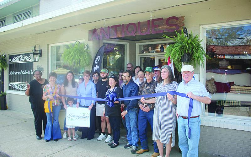 Briley’s Collectibles celebrates grand opening