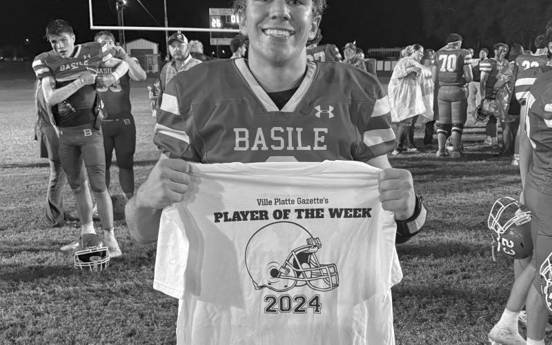 Courville receives Player of the Week shirt