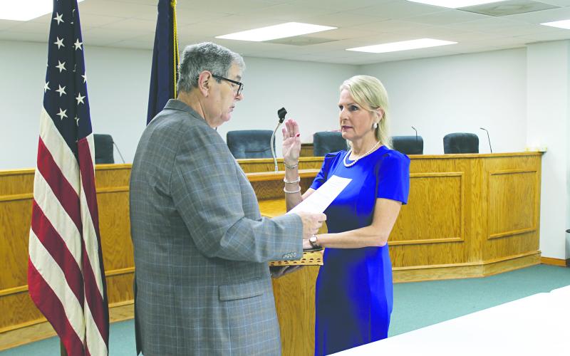 Pine Prairie officials take oaths of office
