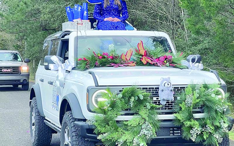 Ville Platte,  Pine Prairie hold Christmas parades