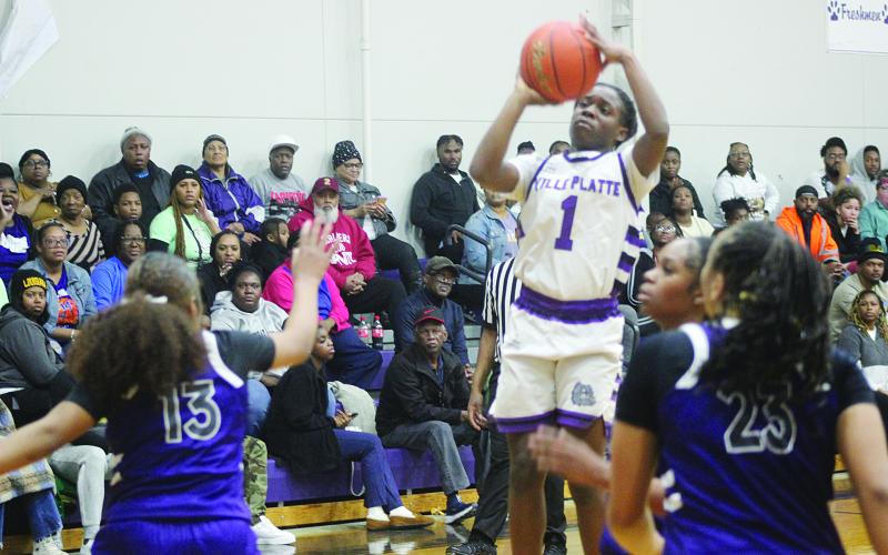 Britelah Freeman (1) led the Ville Platte Lady Bulldogs with 21 points in an overtime loss against LaGrange on Tuesday night. (Gazette photo by Tony Marks)