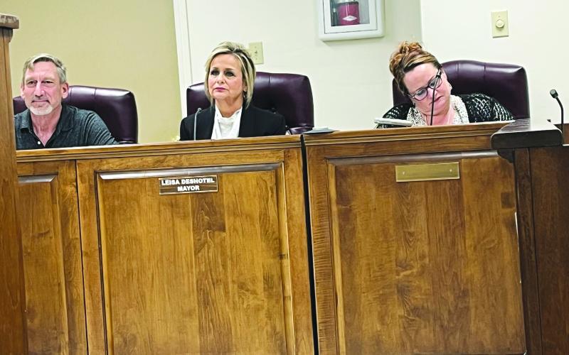 MAYOR DESHOTEL PRESIDES OVER FIRST MEETING - Mayor Leisa Deshotel (center) presided over her first council meeting since being sworn in last December. She is shown with Mayor pro temp Robin Young (left) and Clerk Sandrez West. (Gazette photo by Heather Bogard)