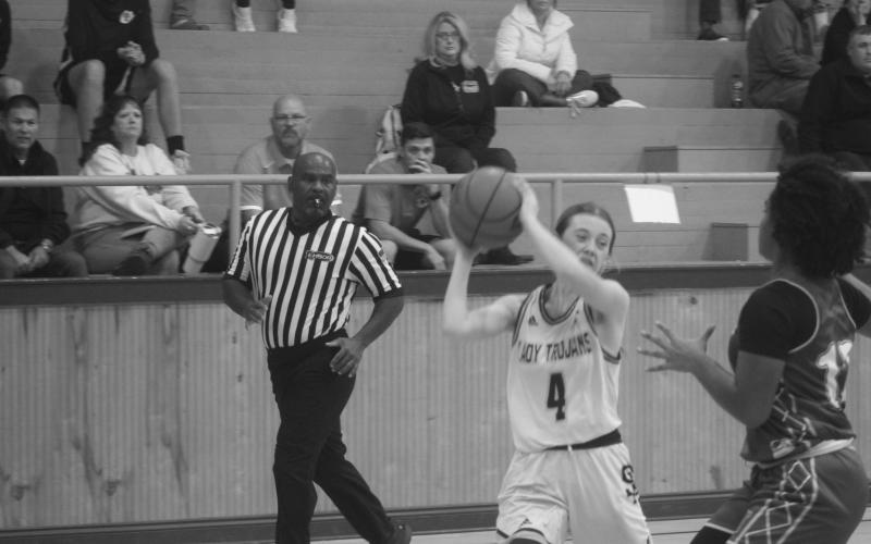 Averie Pitre (4) looks to pass the basketball to a teammate in Sacred Heart’s 59-28 win over Mamou.