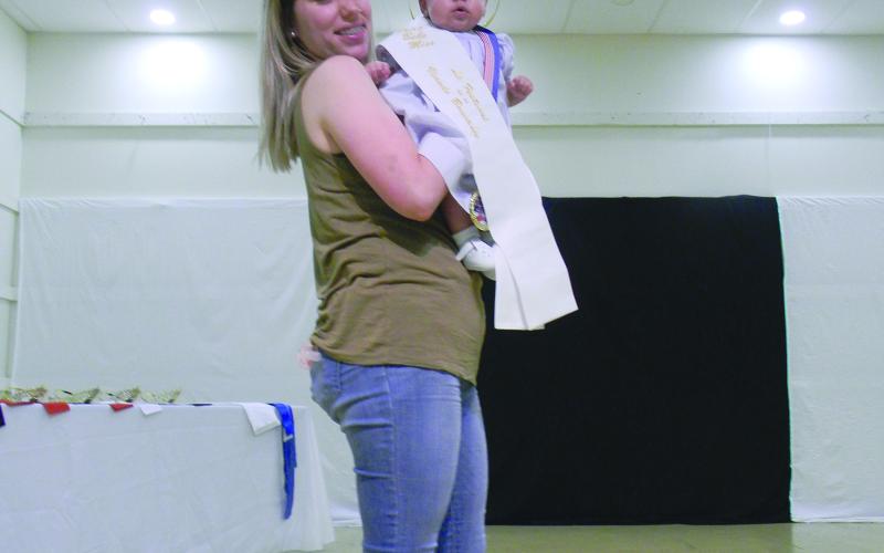 PETITE MISS - Cataleya Mott was crowned Petite Miss Viande Boucanèe.