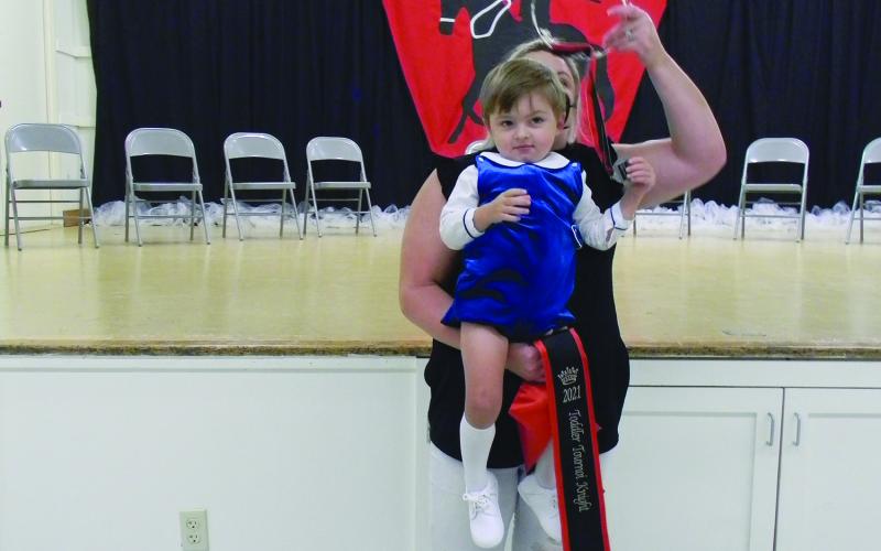 TODDLER TOURNOI KNIGHT - Noah Doga was crowned Toddler Tournoi Knight.