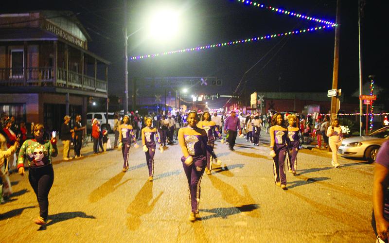 Ville Platte, Pine Prairie hold Christmas parades