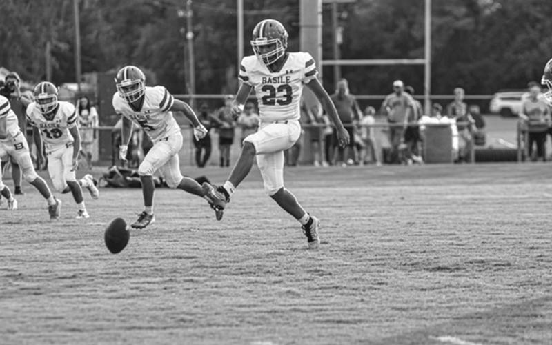 START OF THE SEASON - Alex Palacios (23) prepares to kick off the 2025 football season for Basile High as his teammates look to defend at the start of last week’s game at Lake Arthur. (Photo by Tonya Ortego)