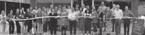HUNDREDFOLD COFFEE CELEBRATES GRAND OPENING WITH RIBBON CUTTING