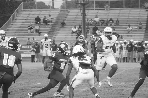 Ville Platte quarterback Michael Thomas (8) finds running room for a Bulldog gain in the team’s 42-12 loss to Avoyelles last Friday night to begin the season. (Gazette photo by Tony Marks)
