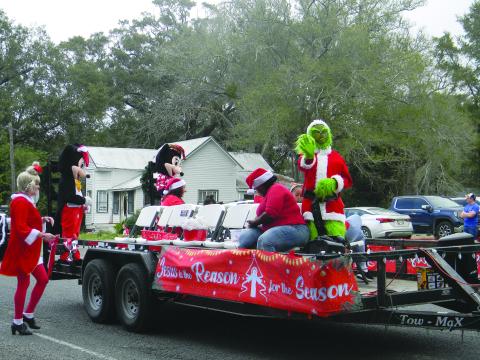 Santa visits Mamou bringing Christmas cheer