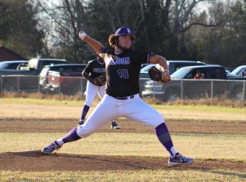 The 2022 Ville Platte Gazette’s Most Valuable Player, Ville Platte’s Leslie Foreman, is pictured above. He helped lead the Bulldogs to a playoff berth for the first time in 25 years. (Photo by Nick Jagneaux) 