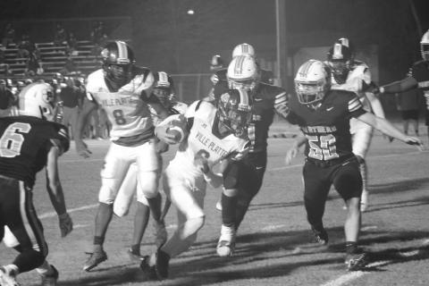 Jakahalen Slaughter (6) finds his way into the endzone for a touchdown as his Ville Platte Bulldogs secure their first win of the season in a 34-13 victory over the Pine Prairie Panthers. (Gazette photo by Rhett Manuel))