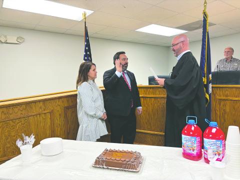 Fusilier sworn in as Pine Prairie Magistrate