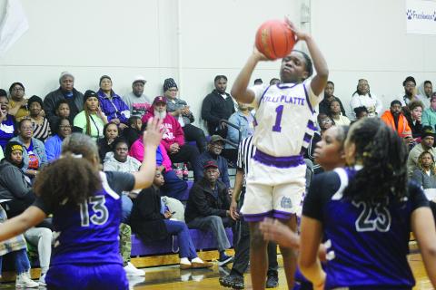 Britelah Freeman (1) led the Ville Platte Lady Bulldogs with 21 points in an overtime loss against LaGrange on Tuesday night. (Gazette photo by Tony Marks)
