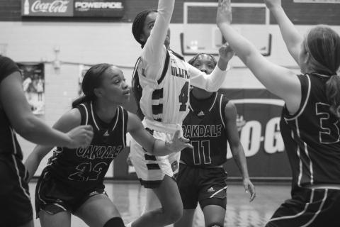 Janiah Leday (4) led her Ville Platte Lady Bulldogs with 9 points in a 56-26 loss to the Oakdale Lady Warriors at home on Tuesday, December 12. (Gazette photo by Tony Marks)