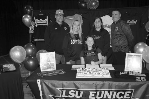Fontenot signs with LSUE