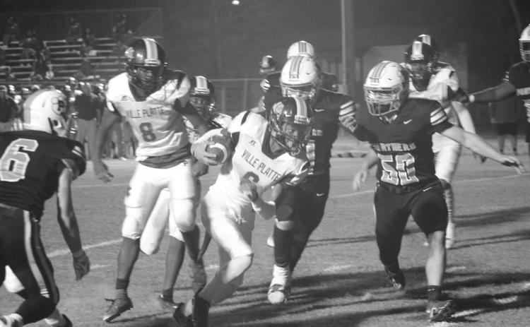 Jakahalen Slaughter (6) finds his way into the endzone for a touchdown as his Ville Platte Bulldogs secure their first win of the season in a 34-13 victory over the Pine Prairie Panthers. (Gazette photo by Rhett Manuel))