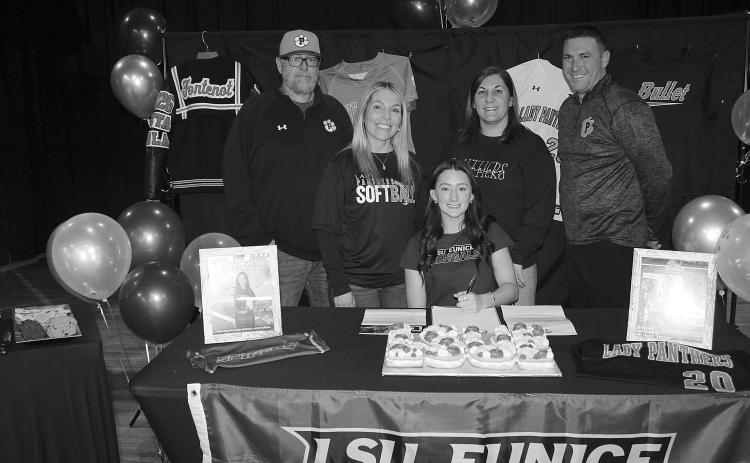 Fontenot signs with LSUE